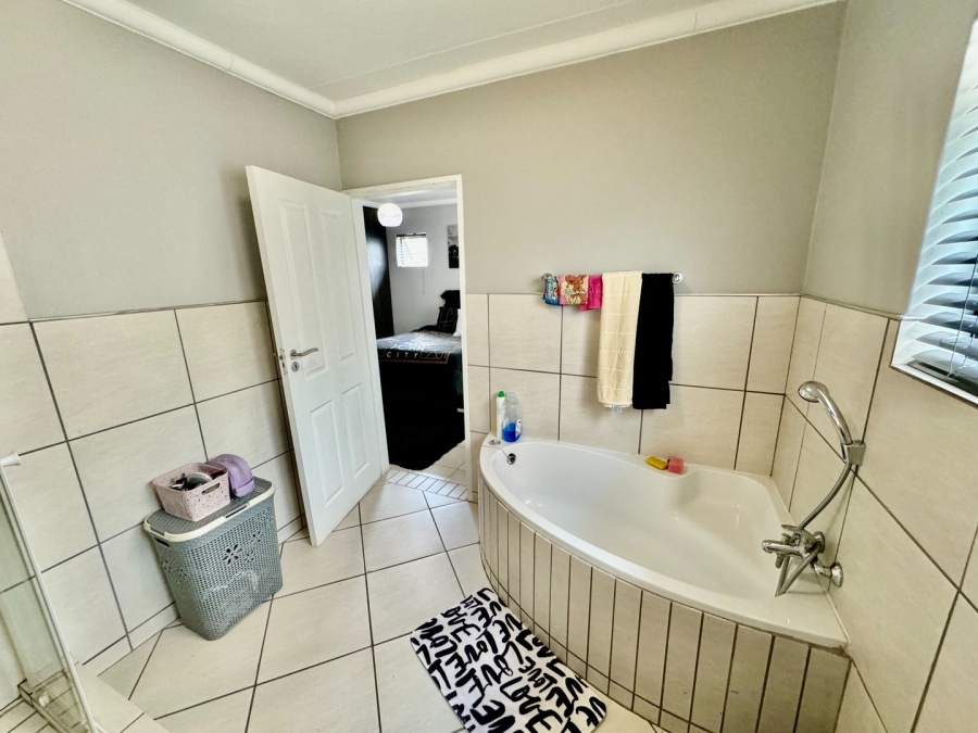 2 Bedroom Property for Sale in Die Bult North West